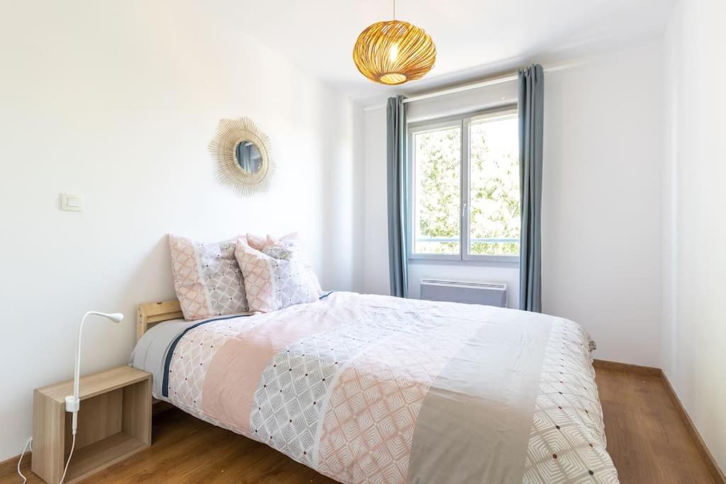 Beautiful With Terrace + Private Parking Appartement