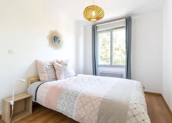 Beautiful Apartment With Terrace + Private Parking